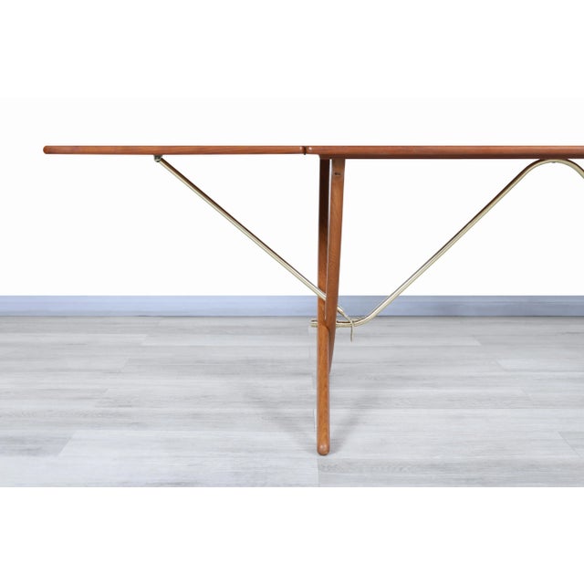 Danish Modern at-304 Dining Table by Hans J. Wegner in Teak and Oak For Sale - Image 10 of 13