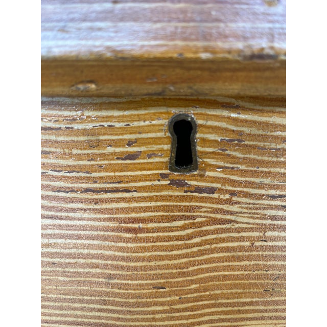 Mid 19th Century Pennsylvania Faux Grained Blanket Chest For Sale - Image 6 of 12