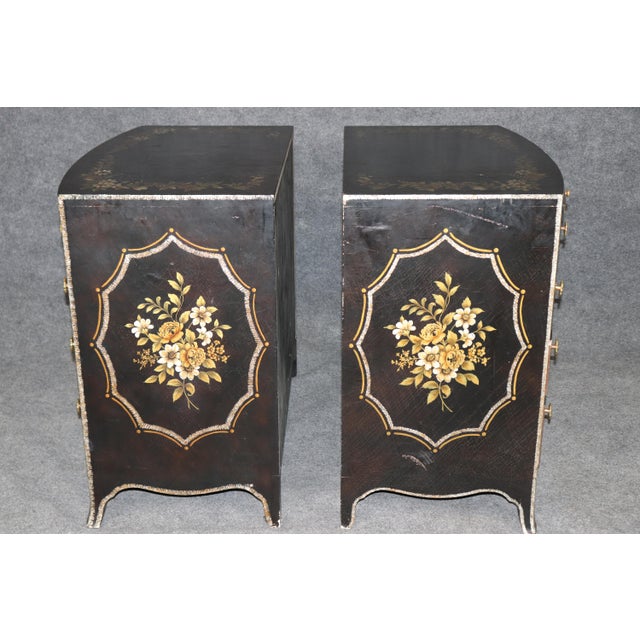 Chinoiserie Pair 1980's Baker Chinoiserie Style Paint Decorated Bachelor Chests For Sale - Image 3 of 17