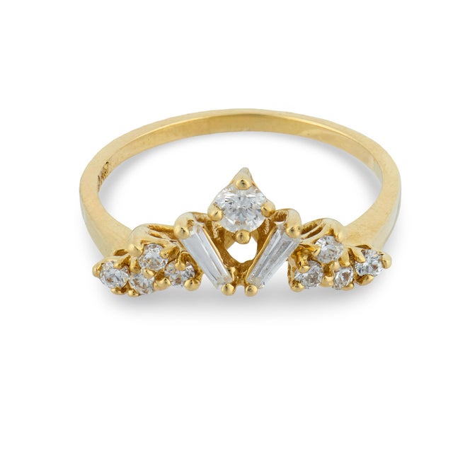 This contemporary diamond ring jacket is a refined interpretation of modern elegance, defined by clean lines and...