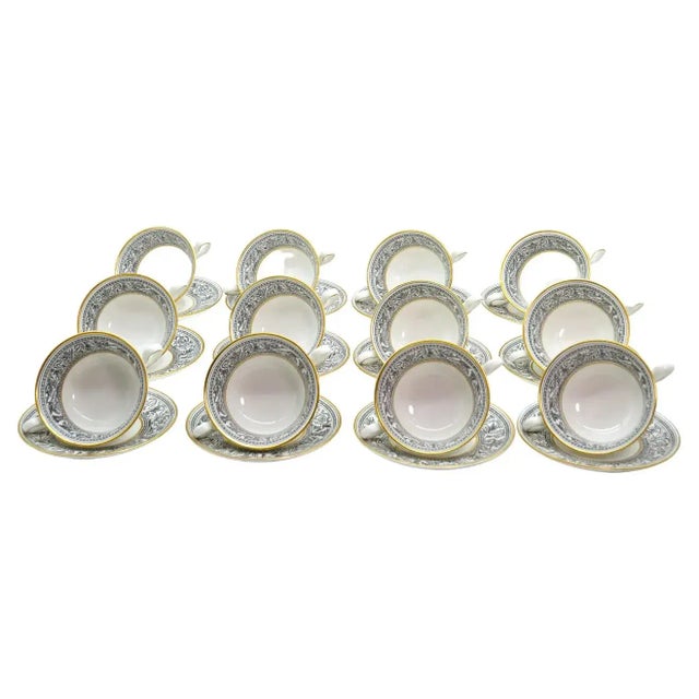 Wedgwood Porcelain Tableware Dinner Service for 12 People For Sale In New York - Image 6 of 13