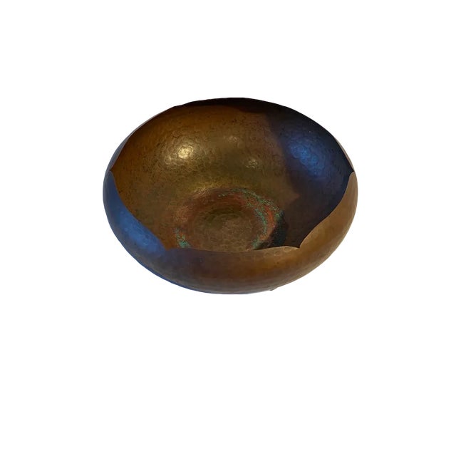 Mission 1945 Arts & Crafts-Style Armenac Hairenian Hammered Copper Scalloped Bowl For Sale - Image 3 of 7