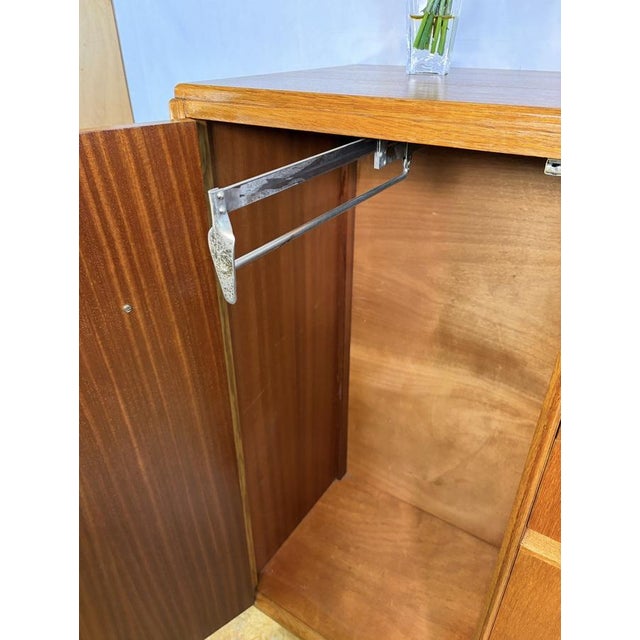 Mid-Century Modern Mid-Century Oak Compactum Gentleman's Wardrobe from G-Plan E. Gomme, 1950-1960 For Sale - Image 3 of 15