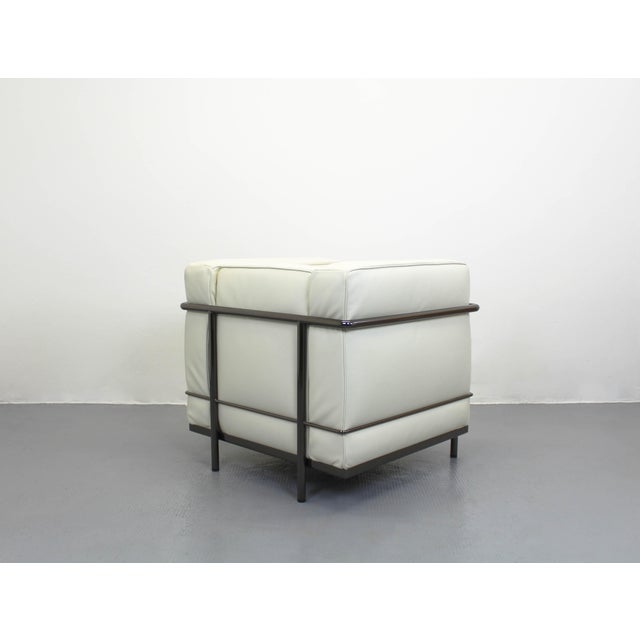 Mid-Century Modern LC2 Chair by Le Corbusier and Charlotte Perriand for Cassina, 2010s For Sale - Image 3 of 13