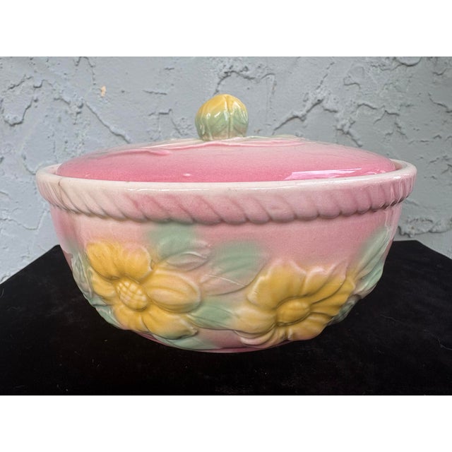 Mid-Century Modern Vintage Hull Pottery Pastel Pink Floral Covered Dish / Lidded Bowl For Sale - Image 3 of 12
