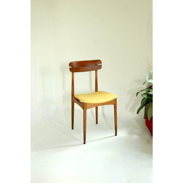 Mostarda is an elegant example of classic late mid-century Danish design realised in the early 60s. The chair comes with a...