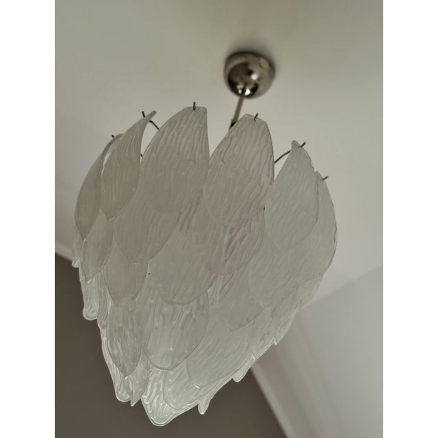 Glass Classic Murano Chandelier with Frosted Curved Glass Petals. For Sale - Image 7 of 9