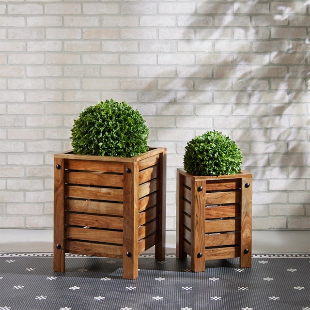 Add a vibrant touch of nature to your home with the Boxwood Foliage Orb. Measuring 13" in diameter, this faux boxwood orb...