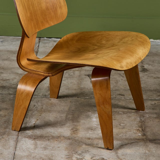 Mid-Century Modern Charles Eames LCW Chair for Herman Miller For Sale - Image 3 of 18