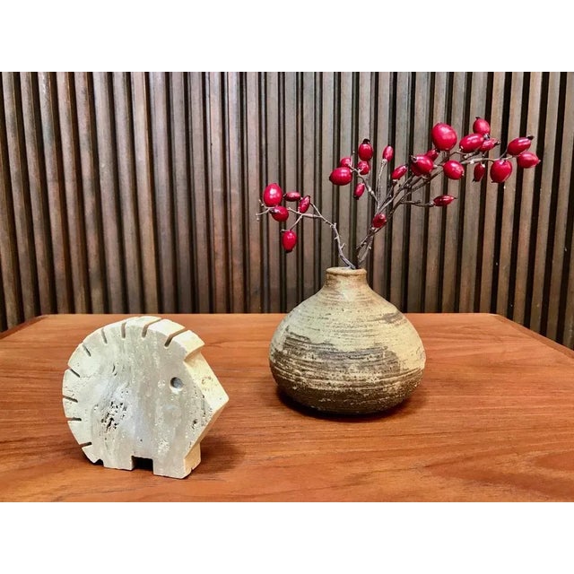 Italian Brutalist Travertine Hedgehog Figurines or Table Sculptures from Fratelli Mannelli, 1970s, Set of 2 For Sale - Image 10 of 18