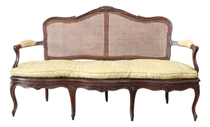 Antique Walnut Sofa in Vienna Straw, 1700s