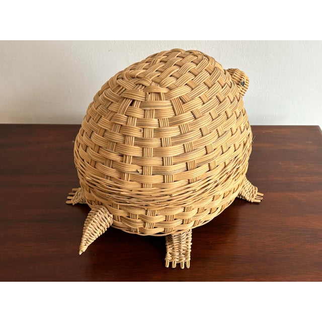 1980s Vintage Coastal Wicker Turtle Basket For Sale - Image 6 of 8
