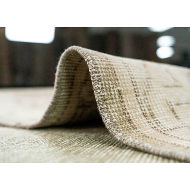 Textile Turkish Vintage Rug 6'9" x 10'2" #21323 For Sale - Image 7 of 8