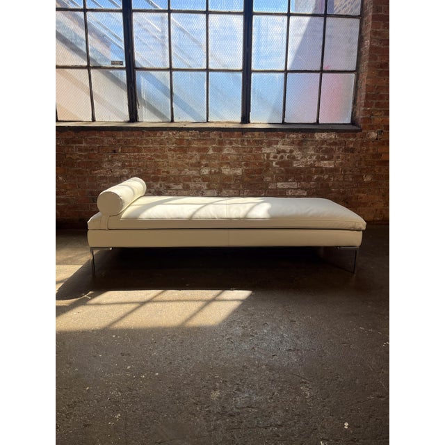 Contemporary B&b Italia White Leather Daybed by Antonio Citterio For Sale - Image 3 of 9