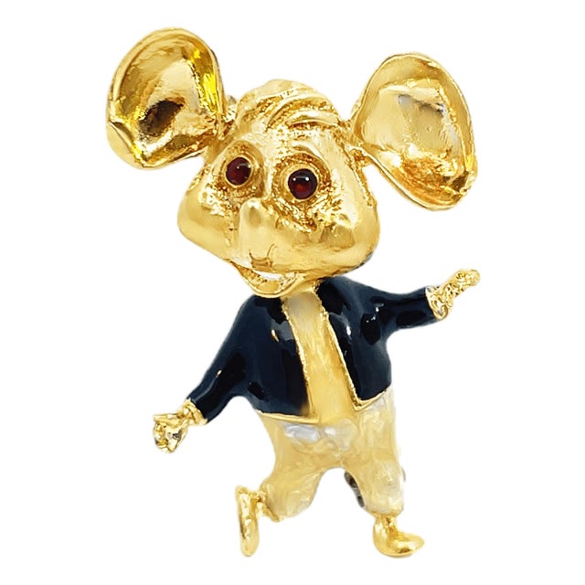 Mid 20th Century 18k Yellow Gold Enamel Coat Wearing Whimsical Mouse Brooch For Sale