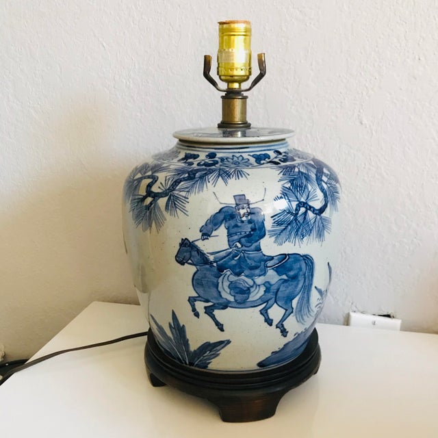 Vintage Chinese Export Blue And White Ginger Jar Lamp On Wooden