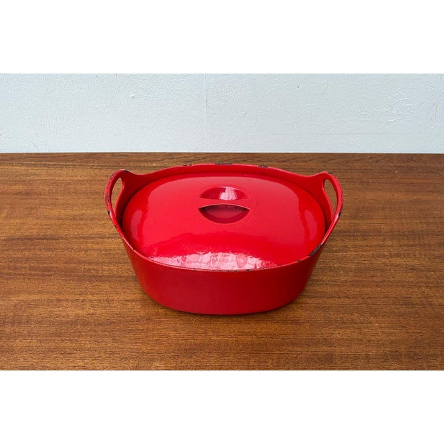 Timo Sarpaneva Mid-Century Modern Red Enamel Cast Iron Pot by Timo Sarpaneva for Rosenlew of Finland, 1960s For Sale - Image 4 of 18