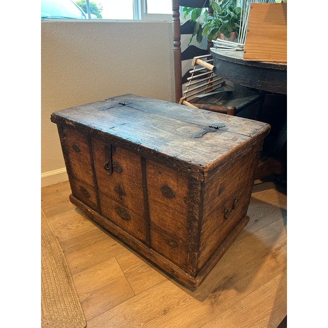 Antique 19th Century Indian Dowry Trunk - Teak & Iron Pitara Box Coffee Table For Sale - Image 9 of 9