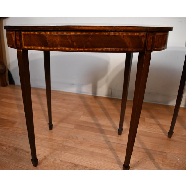 1910s Pair Antique English Hepplewhite Mahogany Side Tables / End Tables For Sale - Image 14 of 18
