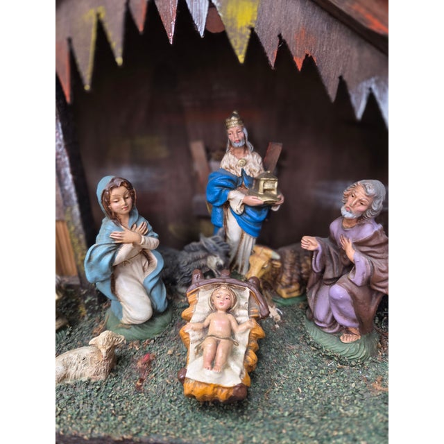 Italian Christmas Nativity Creche Set For Sale - Image 9 of 14