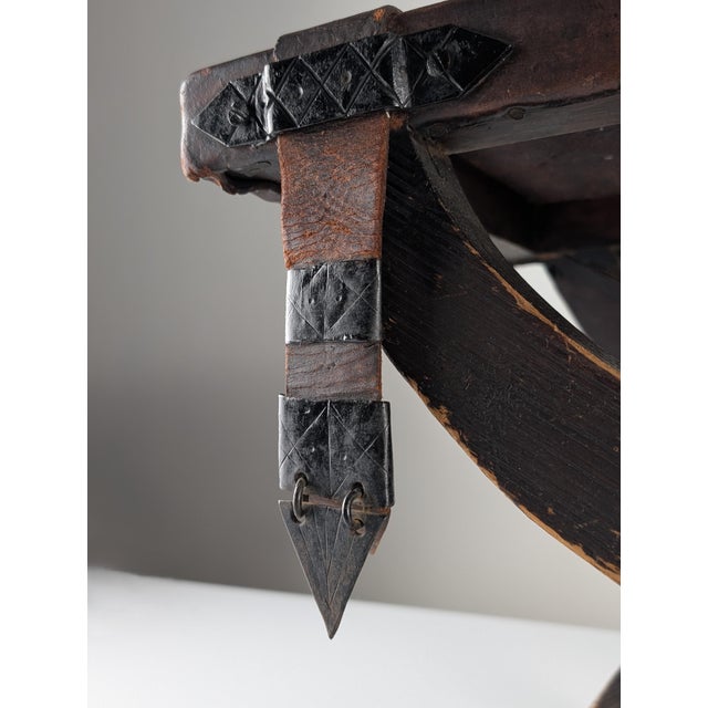 Colonial Curul Stool in Leather and Wrought Iron, Mexico, 1940s For Sale - Image 6 of 18
