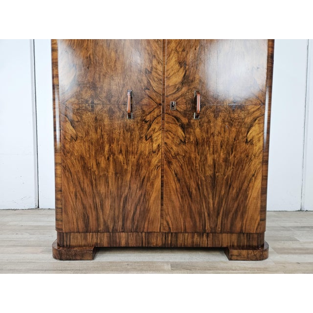 Art Deco Linear Sideboard in Walnut Burl, 1940 For Sale - Image 10 of 18