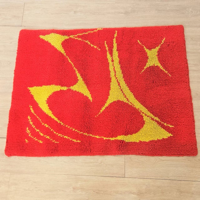 Vintage Space Age Hand-Knotted Sputnik Rug, 1960s, in Very Good conditions. Designed 1960 to 1969