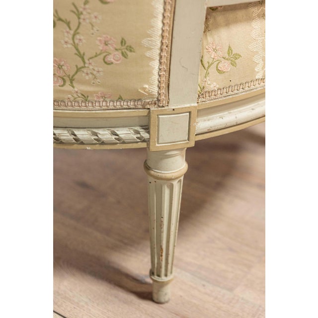Pair of French Louis XVI Style 1900s Painted and Carved Bergères à Oreilles For Sale - Image 4 of 12