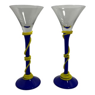 Pair of Signed Shafaq Malik Postmodern Art Glass Martini Glasses – Cobalt Blue & Yellow For Sale