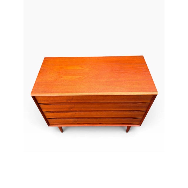 Arne Vodder Danish Teak Four-Drawer Dresser | Arne Vodder | Sculpted Pulls & Finished Back | C. 1960s, Attributed For Sale - Image 4 of 13