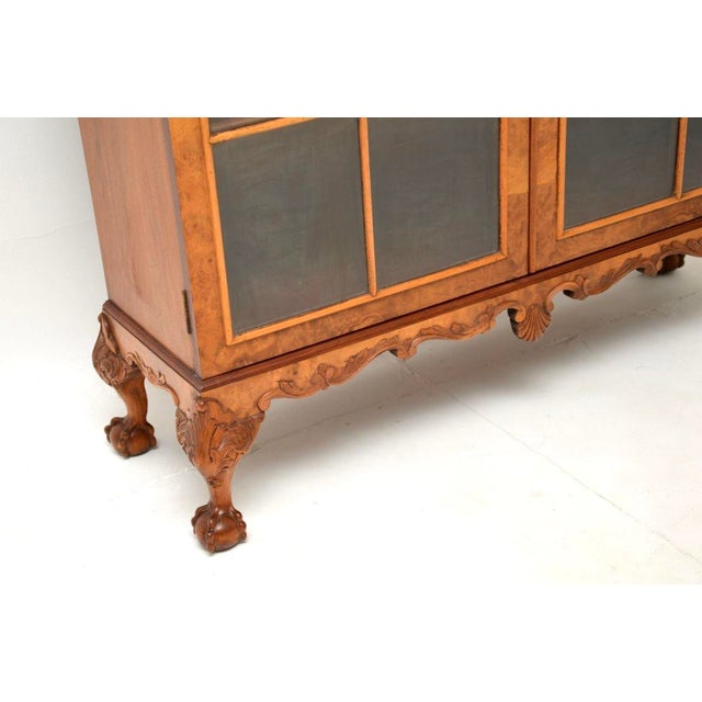 Vintage Queen Anne Style Bookcase in Burr Walnut, 1920 For Sale - Image 10 of 13