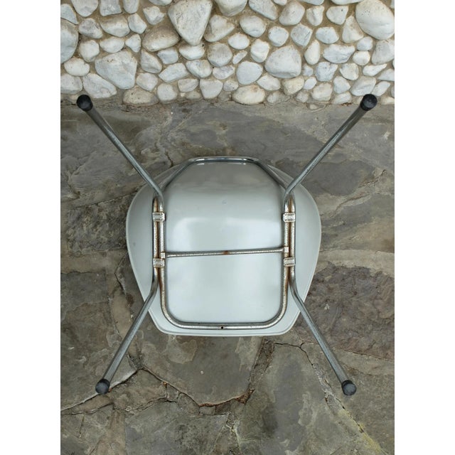 Gray Coquillage Chair by Pierre Guariche for Meurop, 1960s For Sale - Image 9 of 14