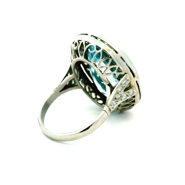 1920s Art Deco Platinum Aquamarine & Diamond Cocktail Ring, Size 6.25 For Sale In Miami - Image 6 of 13