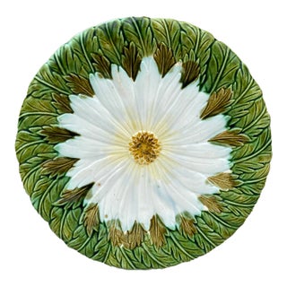 French Majolica Daisy Plate Orchies, Circa 1890 For Sale