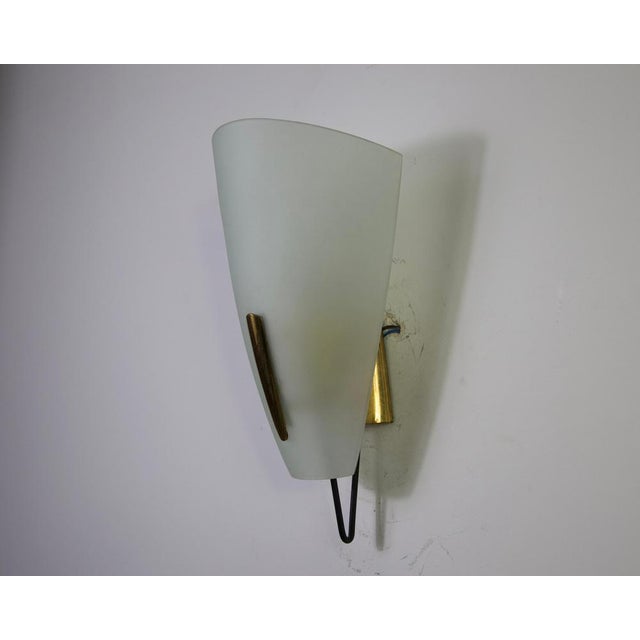 Mid-Century Brass and Glass Wall Lamps attributed to Stilnovo, Italy, 1960s, Set of 2 For Sale - Image 6 of 8