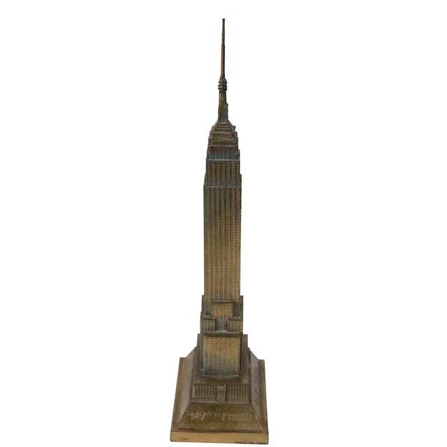 Cool vintage Empire State Building NYC souvenir, in very good, original, clean and ready to display condition. This...