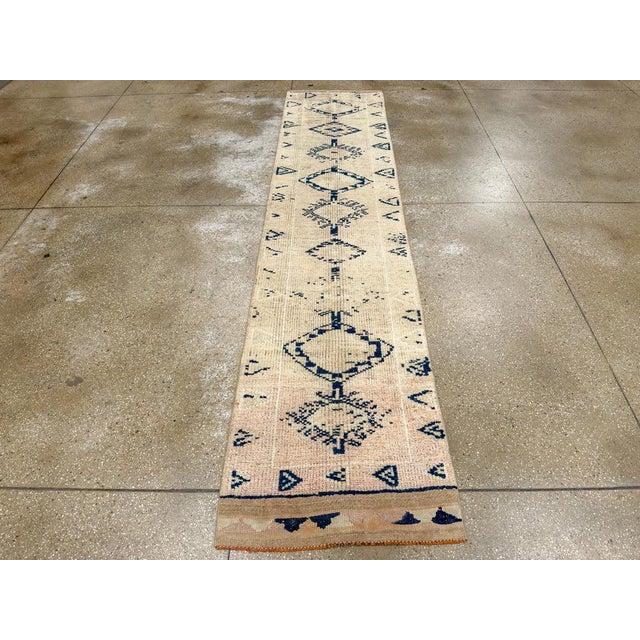 Galerie Shabab Collection Mid-20th Century Turkish Anatolian Runner For Sale - Image 4 of 10