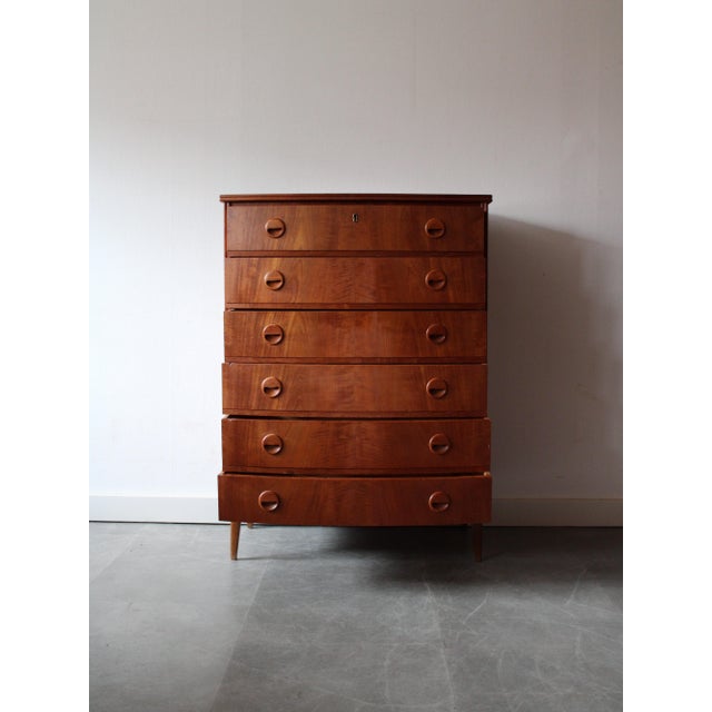 Vintage Danish Chest of Drawers in Teak, 1960s, in Good conditions. Designed 1960 to 1969