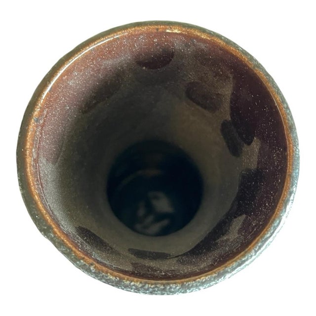 1960s Vintage West German Fat Lava Hourglass Floor Vase in Red & Black Textured Glaze For Sale - Image 5 of 5