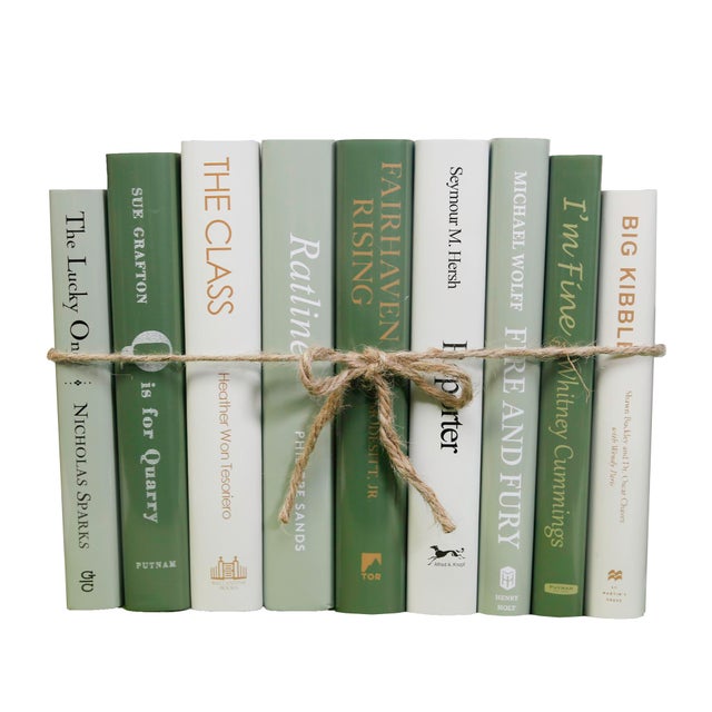 Take your design to a new level with the Modern Ivy Cream ColorPak from Booth & Williams. One linear foot of authentic...