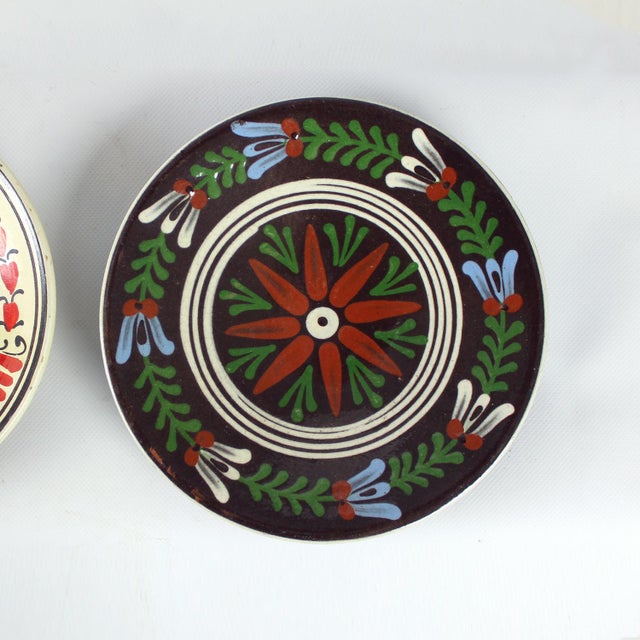 Vintage Folk Art Ceramic Wall Plates, Former Czechoslovakia and Romania, 1950s, Set of 3 For Sale - Image 4 of 9
