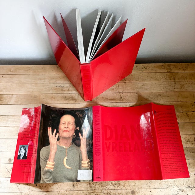 Signed Diana Vreeland by Eleanor Dwight, 1st Edition 2002 Fashion Book For Sale - Image 13 of 13
