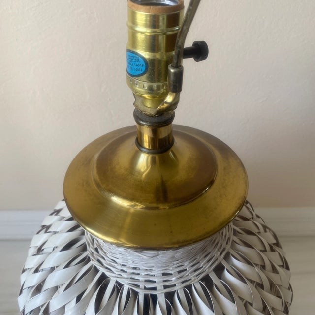 1970s Coastal Boho Brass and White Wicker Basketweave Table Lamp For Sale - Image 11 of 11