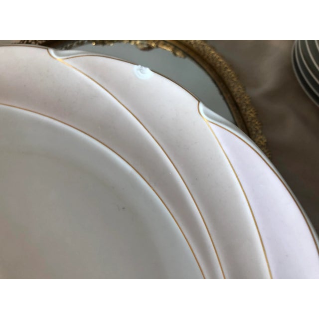 Off-white 80's en Vogue for Maxim’s of Paris- Dinner, Salad, & Bread Plate, 15 PCS For Sale - Image 8 of 9
