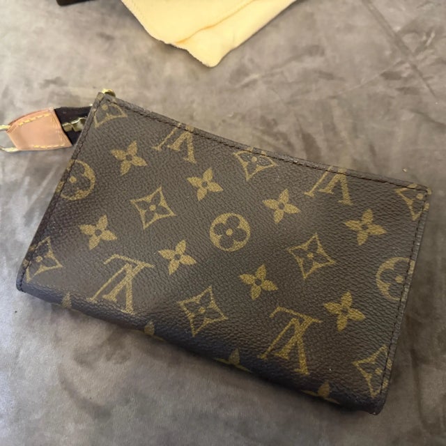 Brown A 1999 Vintage Louis Vuitton Coated Canvas Monogram Pouch For Sale - Image 8 of 16