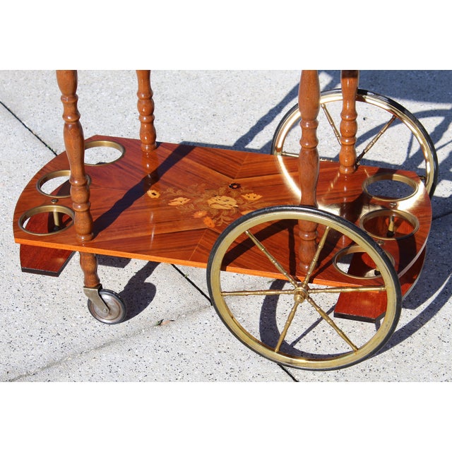 Italian Tea Cart - Mid-Century Sorrento-Style Marquetry Inlaid Wood & Brass Rolling Bar Cart - Made in Italy For Sale - Image 16 of 18