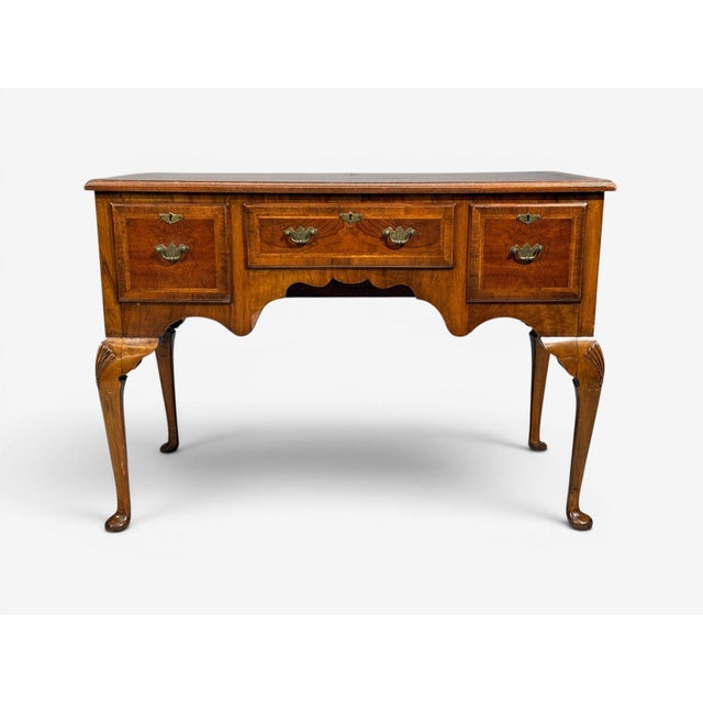 Queen Anne, Lowboy Writing Desk, Crotch Mahogany Veneer, Walnut, England, 19th C. For Sale In New York - Image 6 of 16