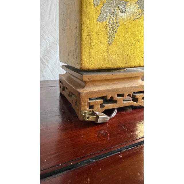 Vintage Gold-Leaf Chinoiserie Ceramic Grapevine Table Lamp For Sale - Image 18 of 18