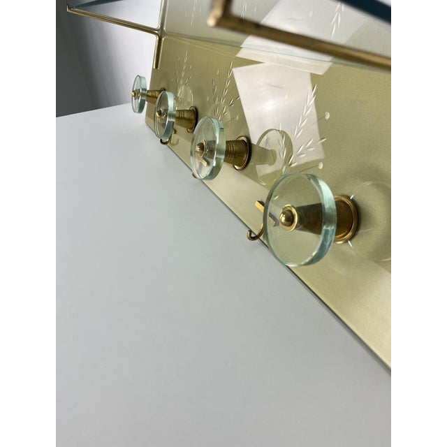 Mid-Century Modern Wall Coat Hanger in Engraved Glass and Brass in the style of Fontana, 1950s For Sale - Image 3 of 12