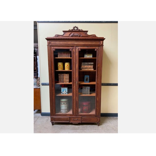 Age: circa 1910 Wood type: solid and veneered walnut Condition: very good, meticulously maintained, fully restored...